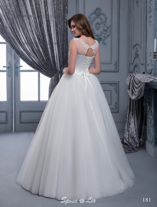 https://www.sposa-lia.com/images/stories/virtuemart/product/181       (3).jpg
